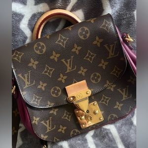 Louis Vuitton beautiful Bag with detail